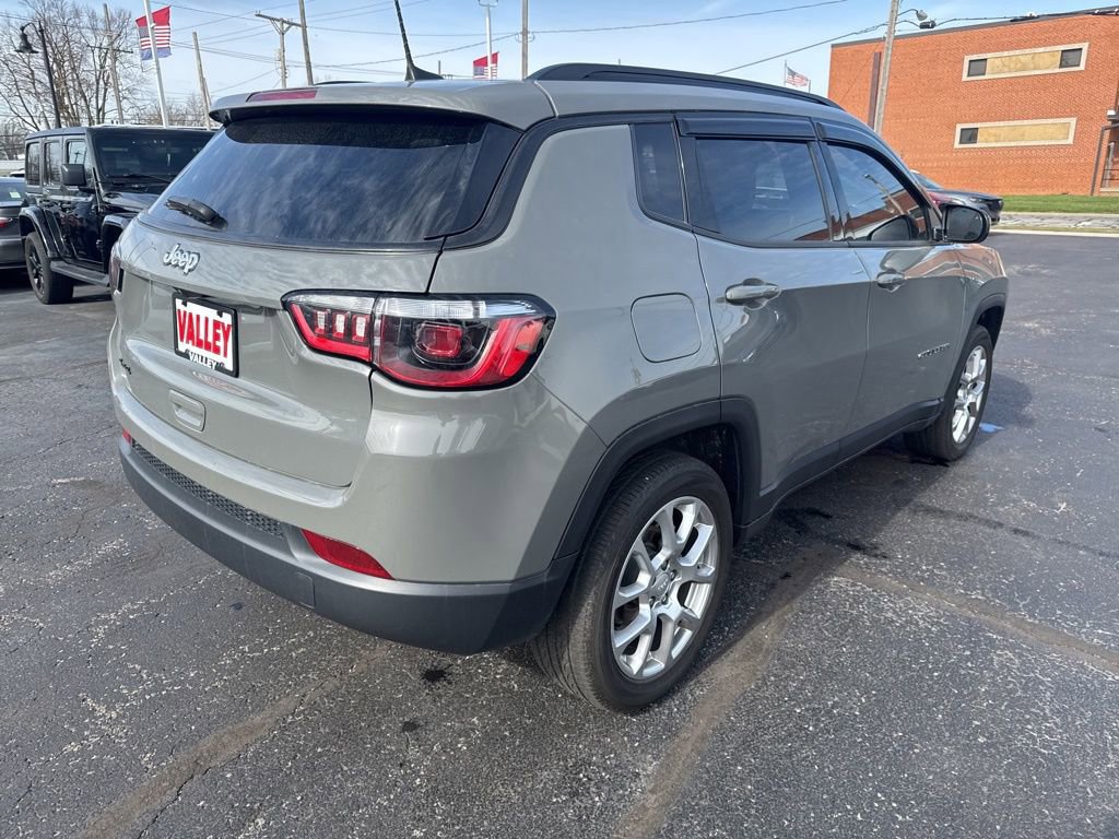 Used 2023 Jeep Compass Latitude video 3