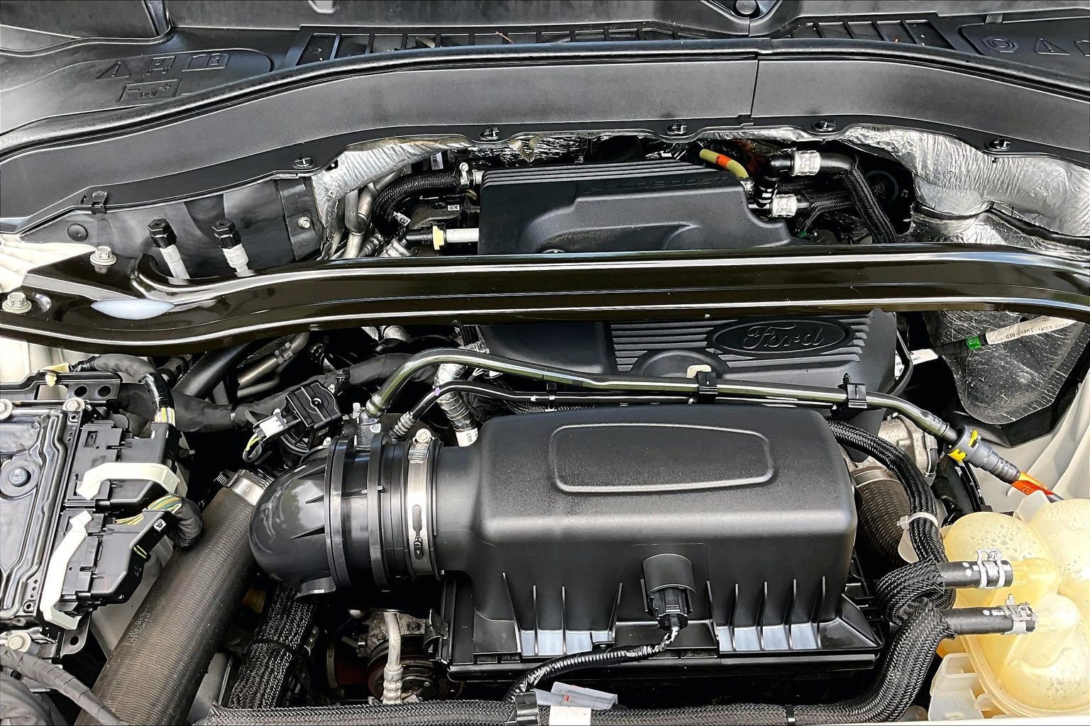 Certified 2020 Ford Explorer Limited AWD/4WD image 7