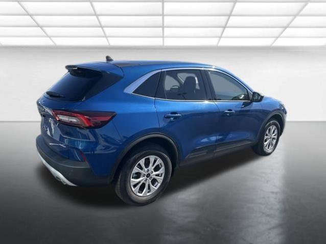 Certified 2023 Ford Escape Active w/ Tech Pack #1 AWD/4WD image 3