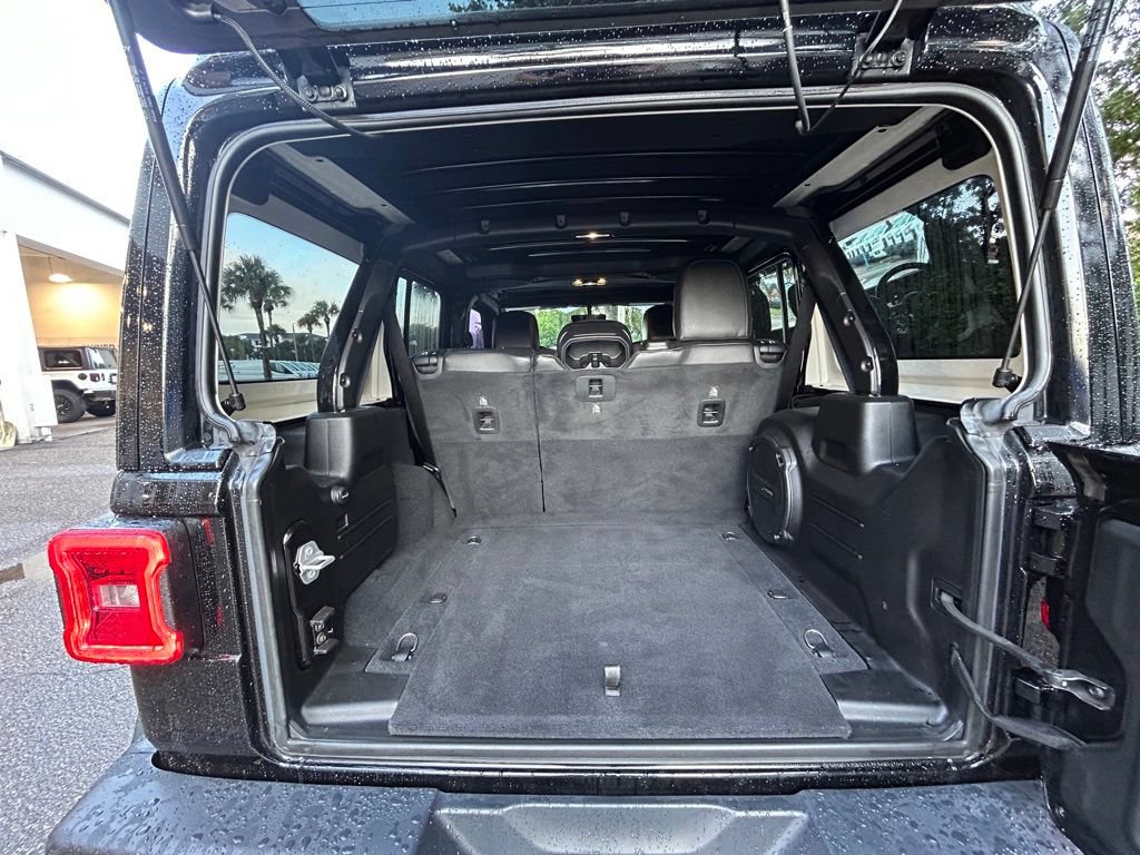 Used 2020 Jeep Wrangler Unlimited Rubicon AWD/4WD image 32