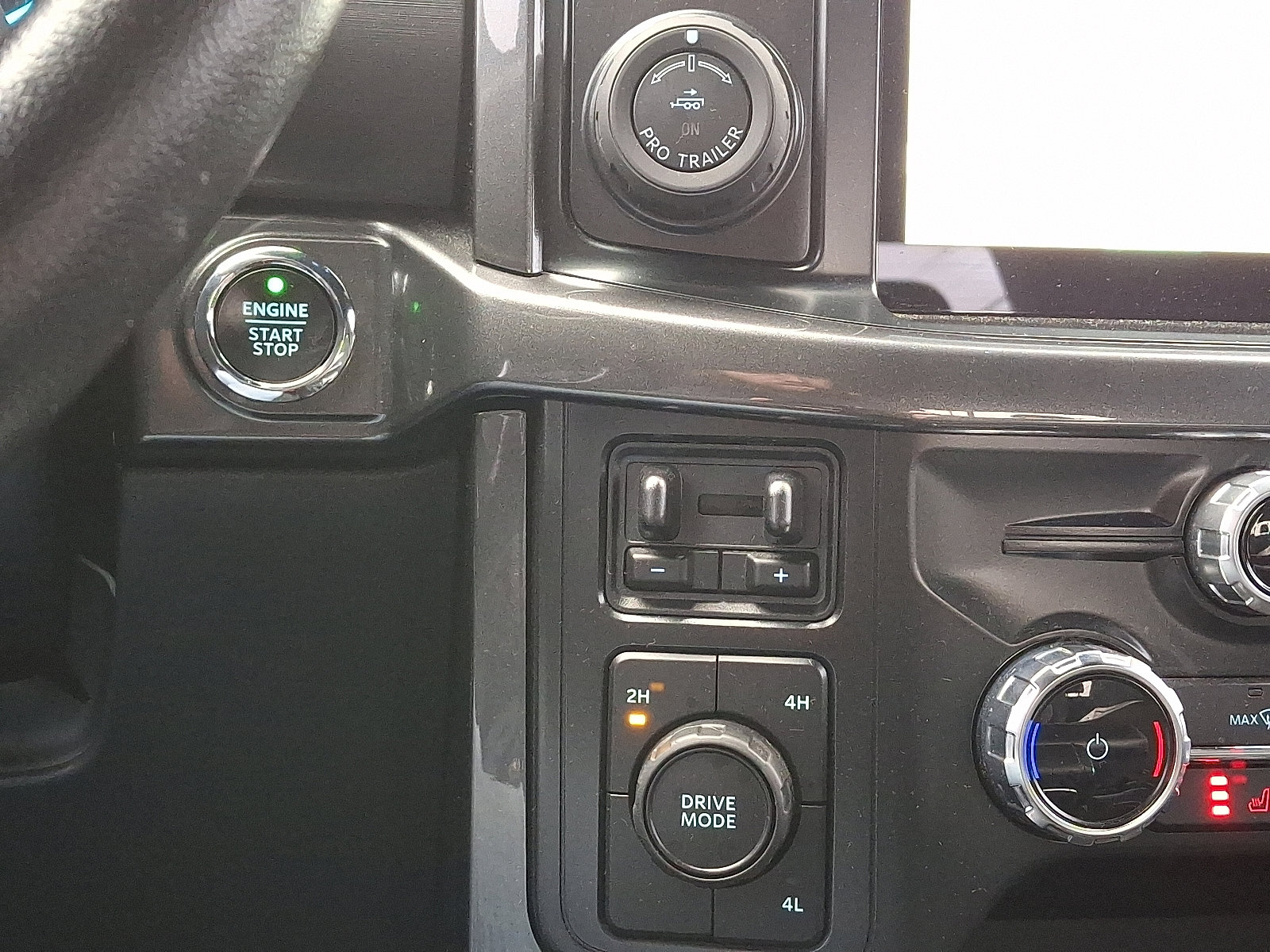 Certified 2022 Ford F150 XLT w/ Equipment Group 302A High image 26