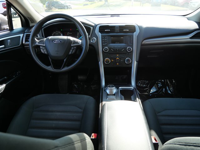 Certified 2017 Ford Fusion SE FWD image 17