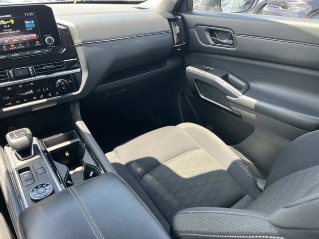Used 2024 Nissan Pathfinder SV AWD/4WD image 17
