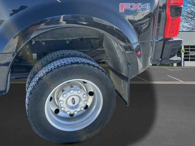 Certified 2025 Ford F450 Platinum w/ Platinum Plus Package AWD/4WD image 6