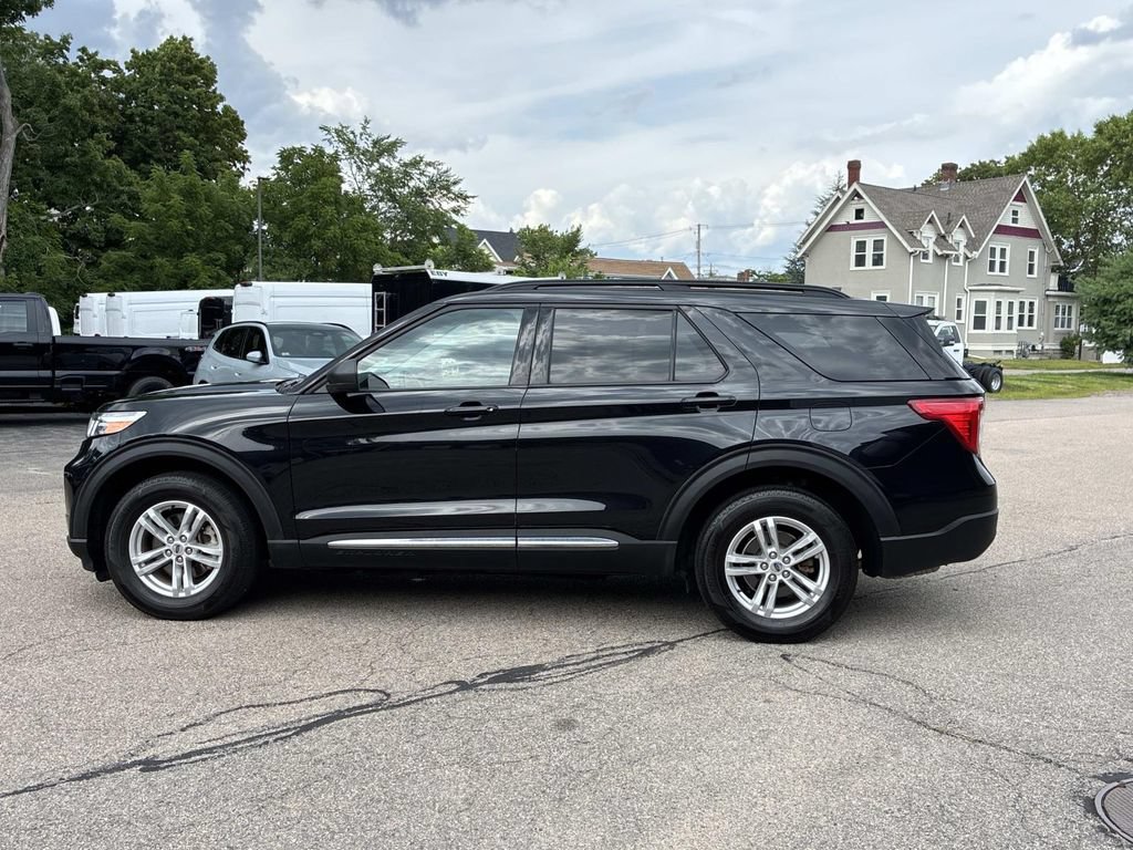 Certified 2023 Ford Explorer XLT w/ Equipment Group 202A AWD/4WD image 4