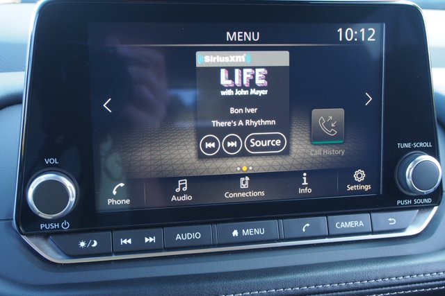 Used 2025 Nissan Rogue SV FWD image 28