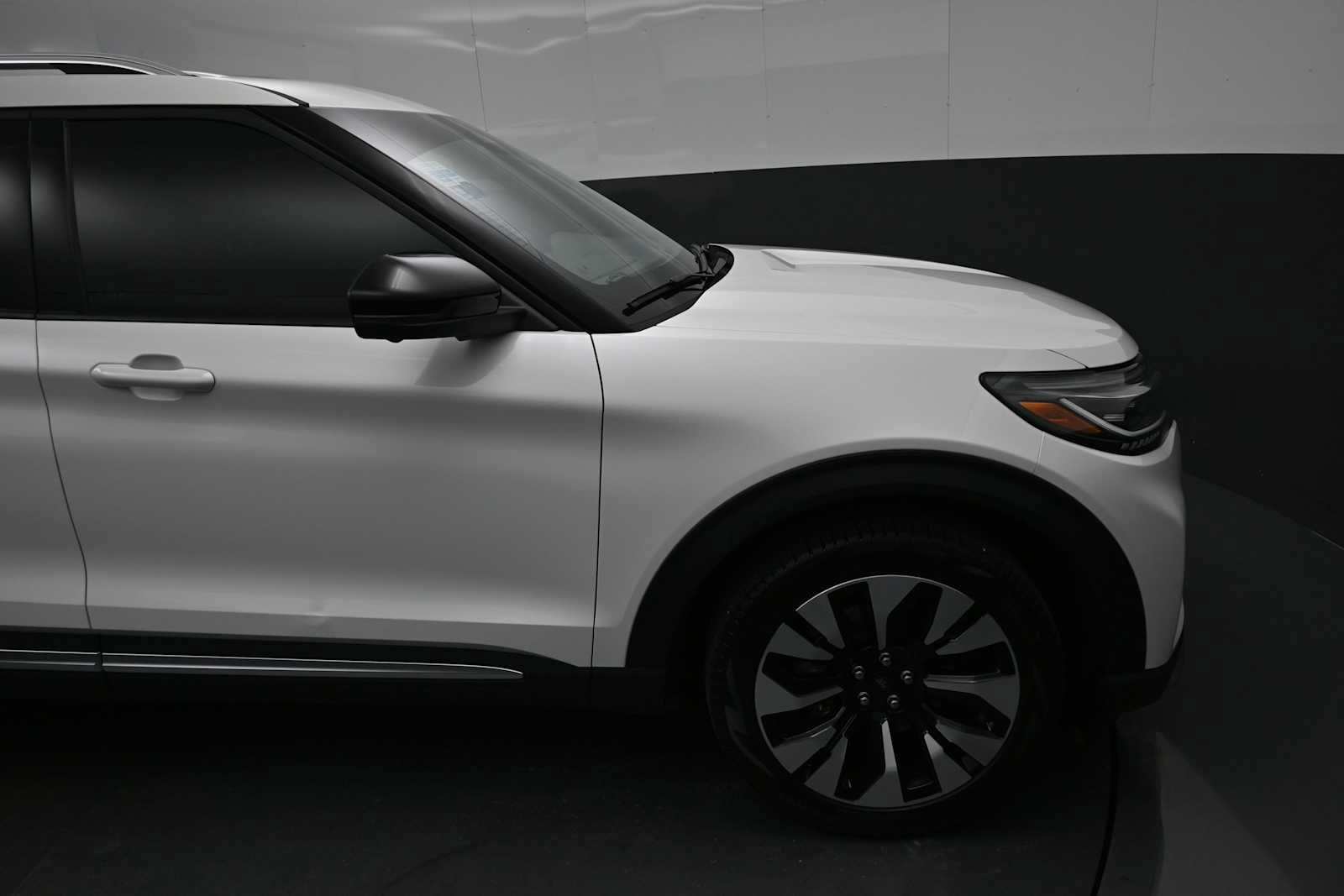 Certified 2026 Ford Explorer Platinum w/ LUX Leather Package AWD/4WD image 11