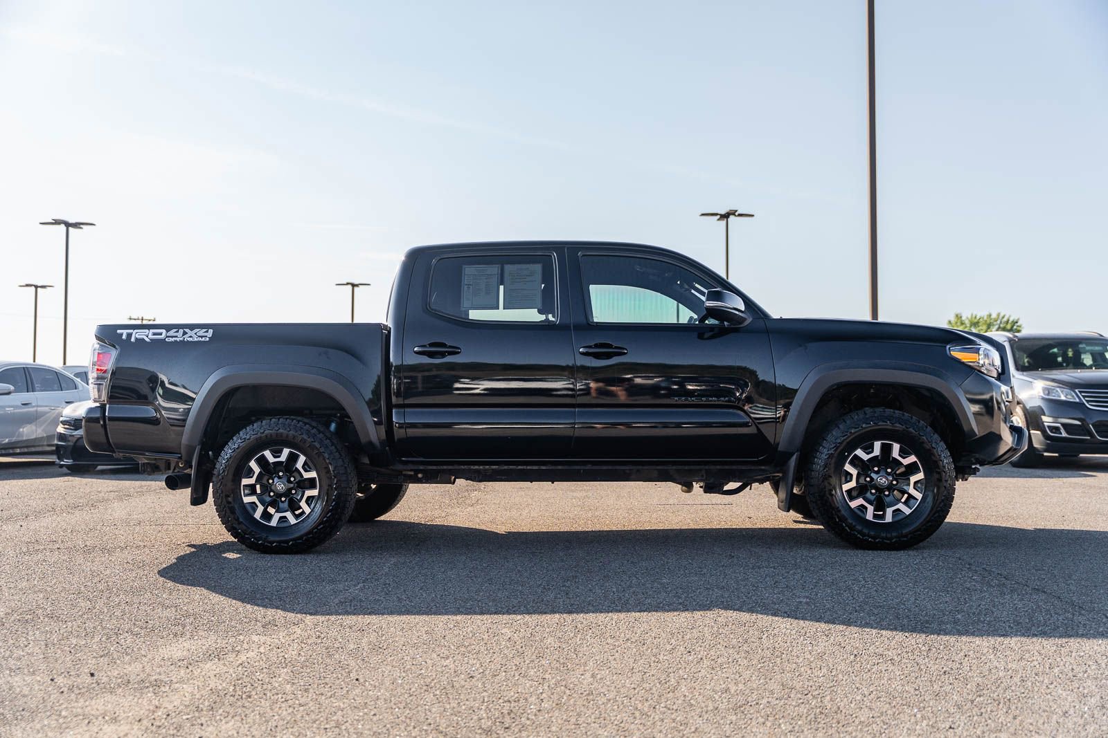 Used 2022 Toyota Tacoma TRD Off-Road w/ Technology Package AWD/4WD image 7