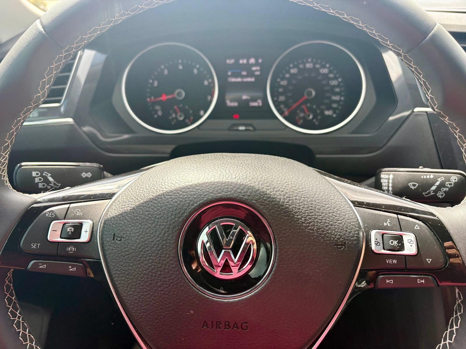 Used 2021 Volkswagen Tiguan SE FWD image 12