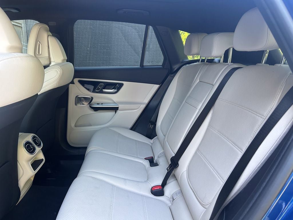 Used 2024 Mercedes-Benz GLC 300 4MATIC image 12
