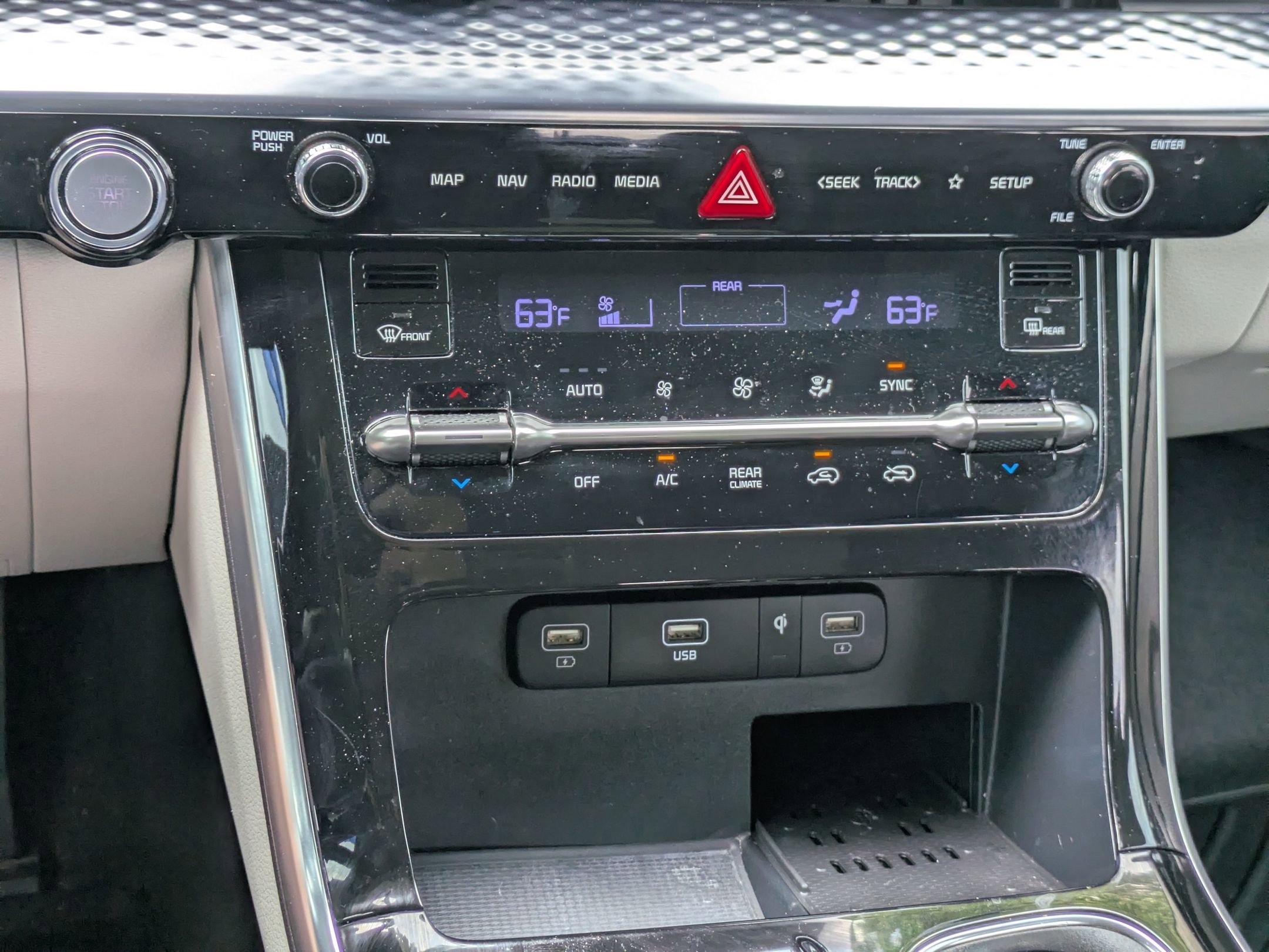 Used 2023 Kia Carnival SX Prestige FWD image 24