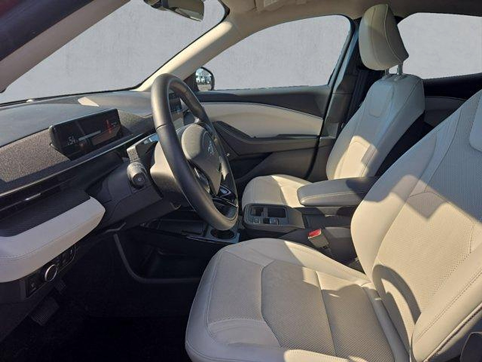 Certified 2025 Ford Mustang Mach-E Premium RWD image 11
