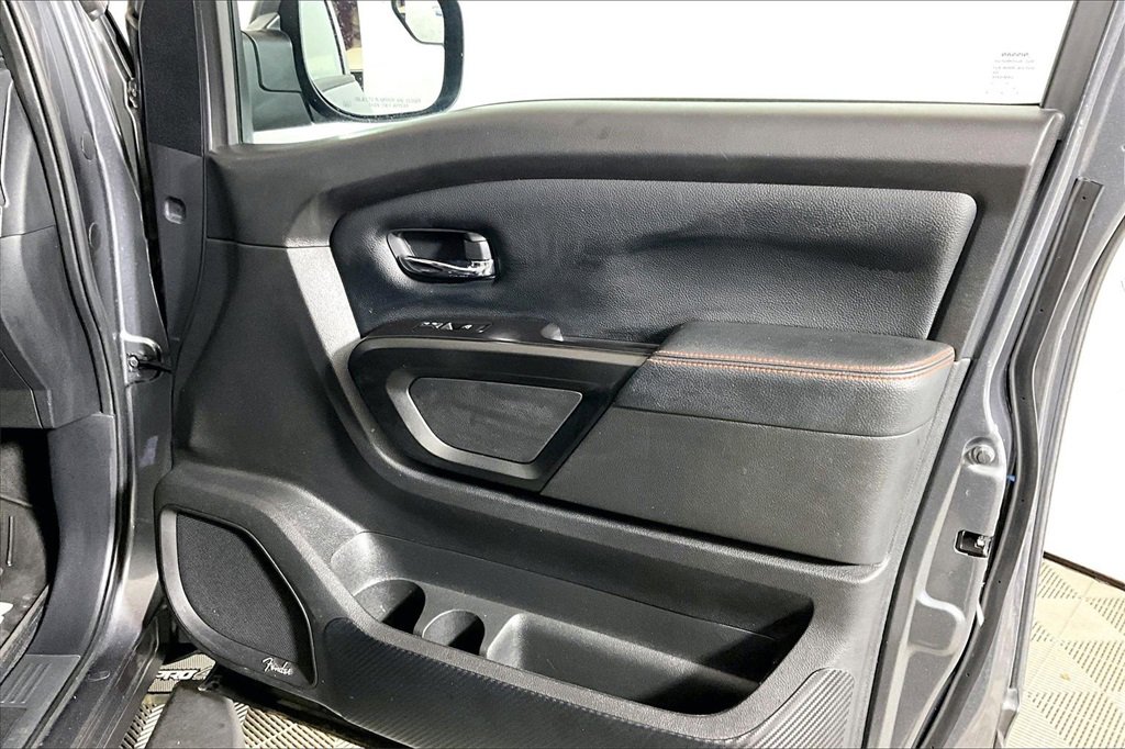 Used 2021 Nissan Titan PRO-4X w/ Pro-4x Convenience Package image 19