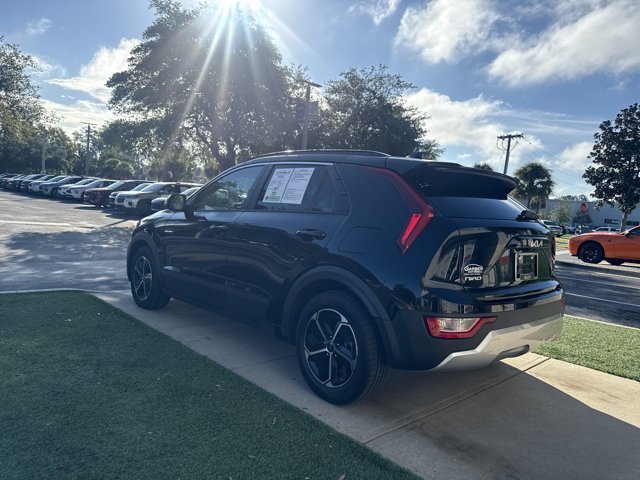 Used 2023 Kia Niro EX FWD image 7
