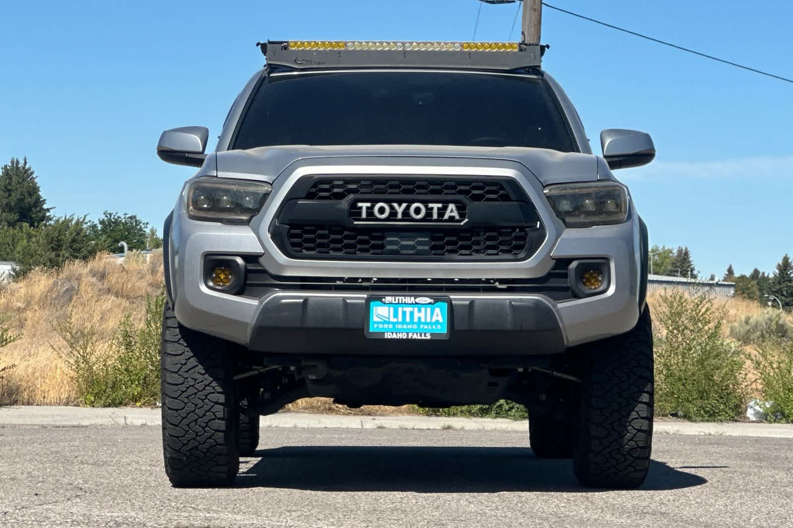 Used 2021 Toyota Tacoma TRD Off-Road w/ Technology Package AWD/4WD image 10