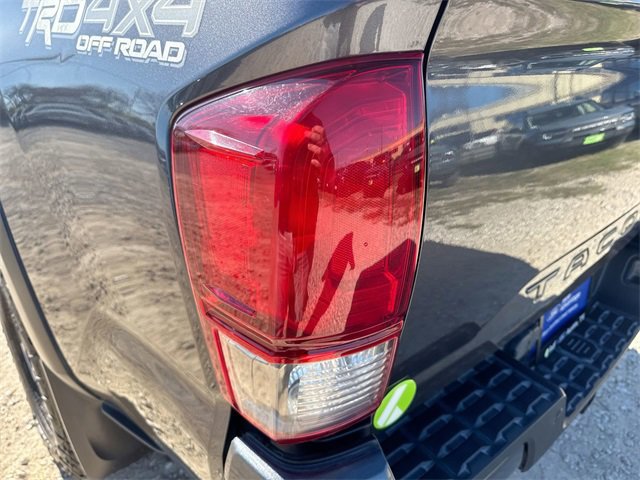 Used 2017 Toyota Tacoma TRD Off-Road image 36