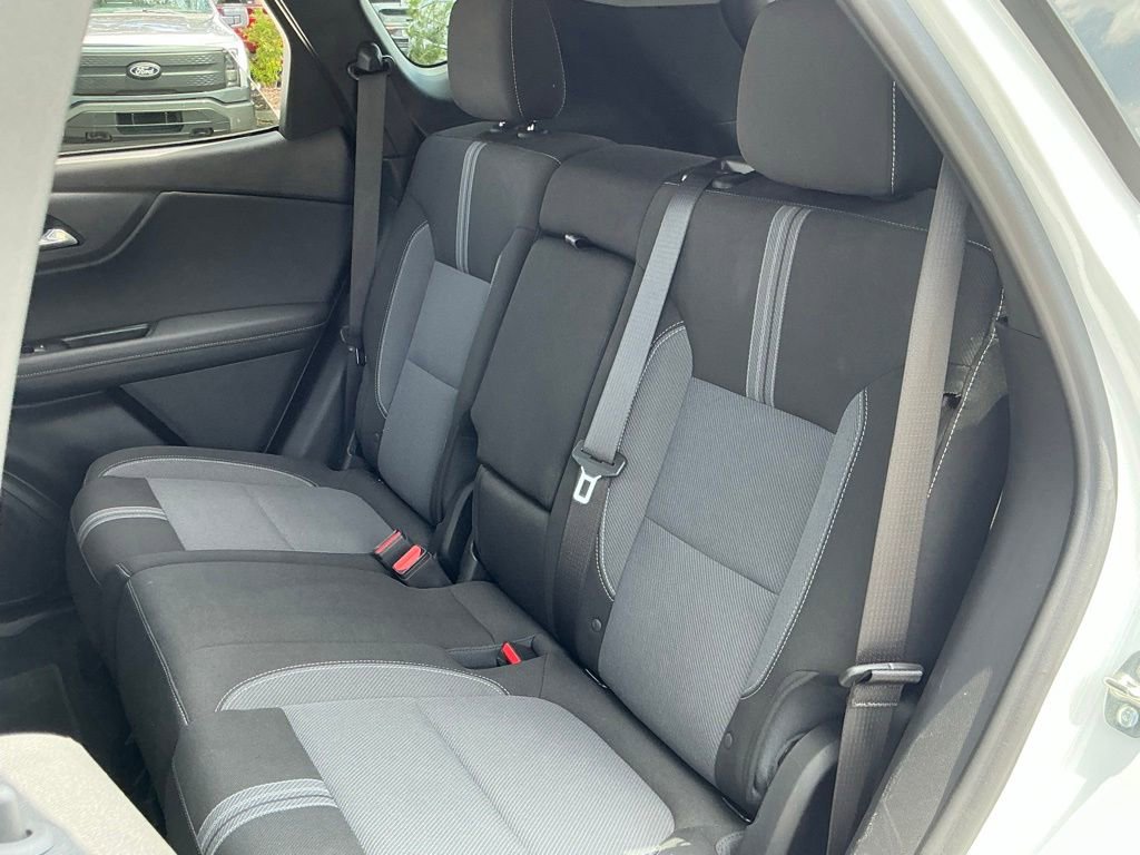 Used 2025 Chevrolet Blazer LT FWD image 24
