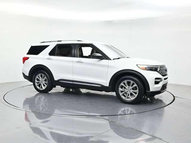 Certified 2022 Ford Explorer Limited w/ Equipment Group 301A RWD image 3