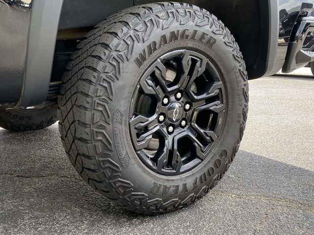 Used 2024 Chevrolet Silverado 1500 ZR2 w/ Technology Package AWD/4WD image 11