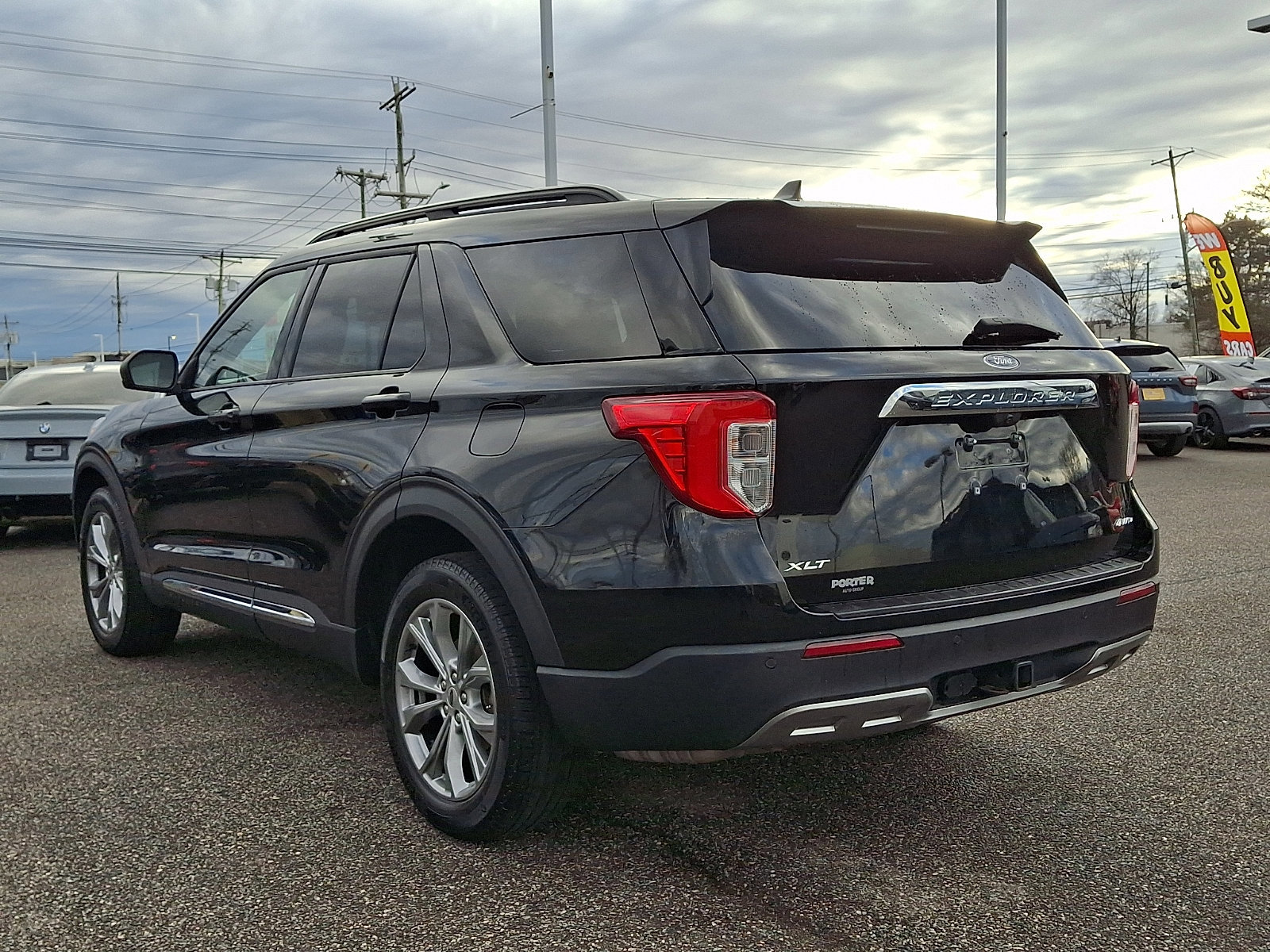 Certified 2022 Ford Explorer XLT w/ Equipment Group 202A image 5