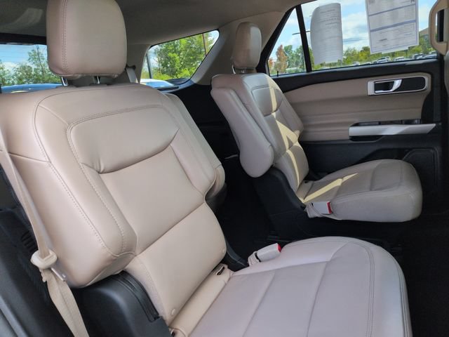 Certified 2021 Ford Explorer XLT w/ Equipment Group 202A AWD/4WD image 17