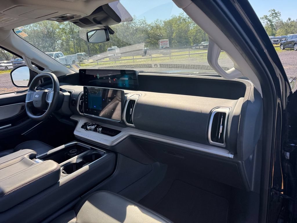 Certified 2025 Ford Expedition Max Active AWD/4WD image 21