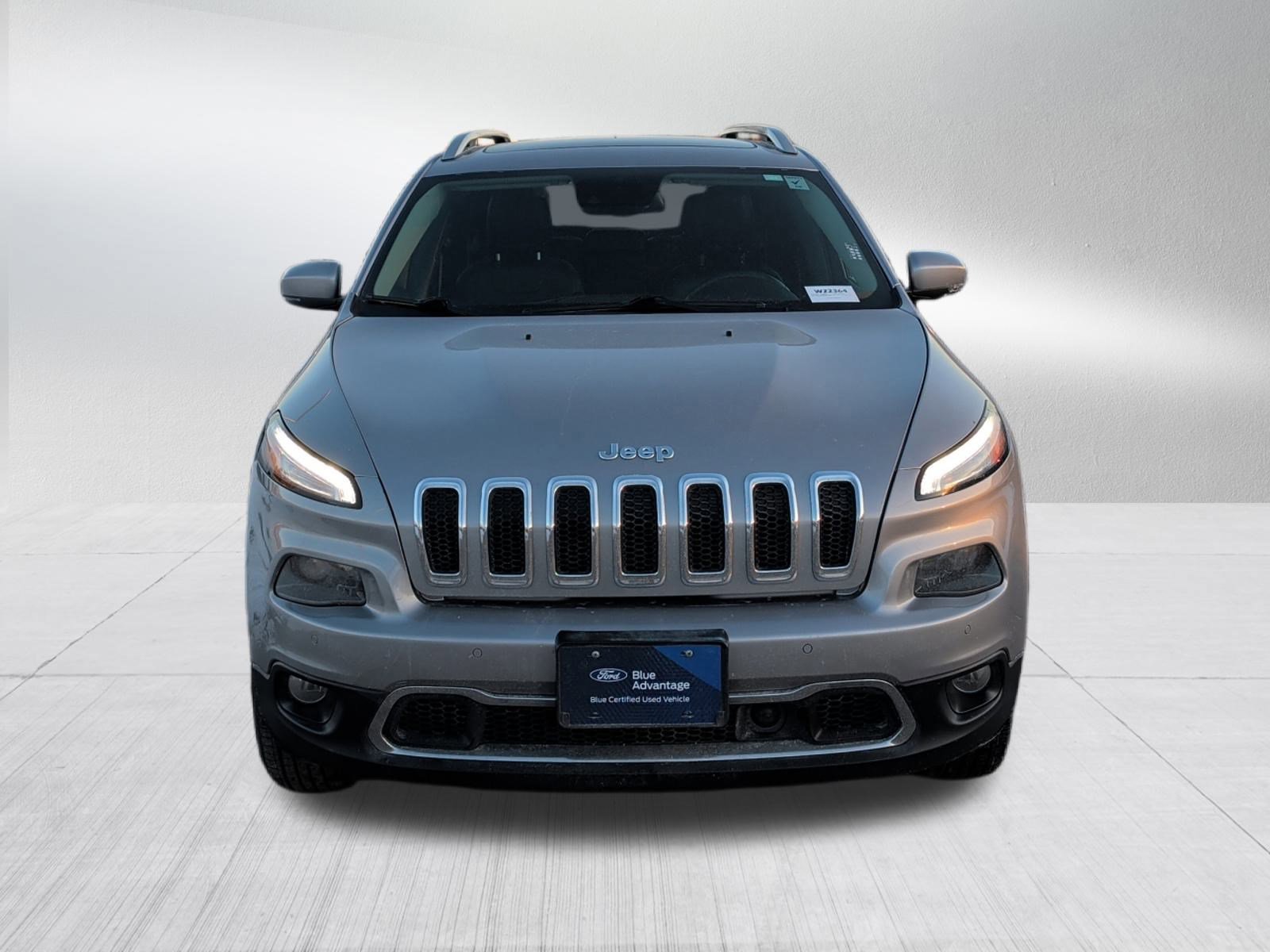 Used 2017 Jeep Cherokee Limited w/ Luxury Group image 8