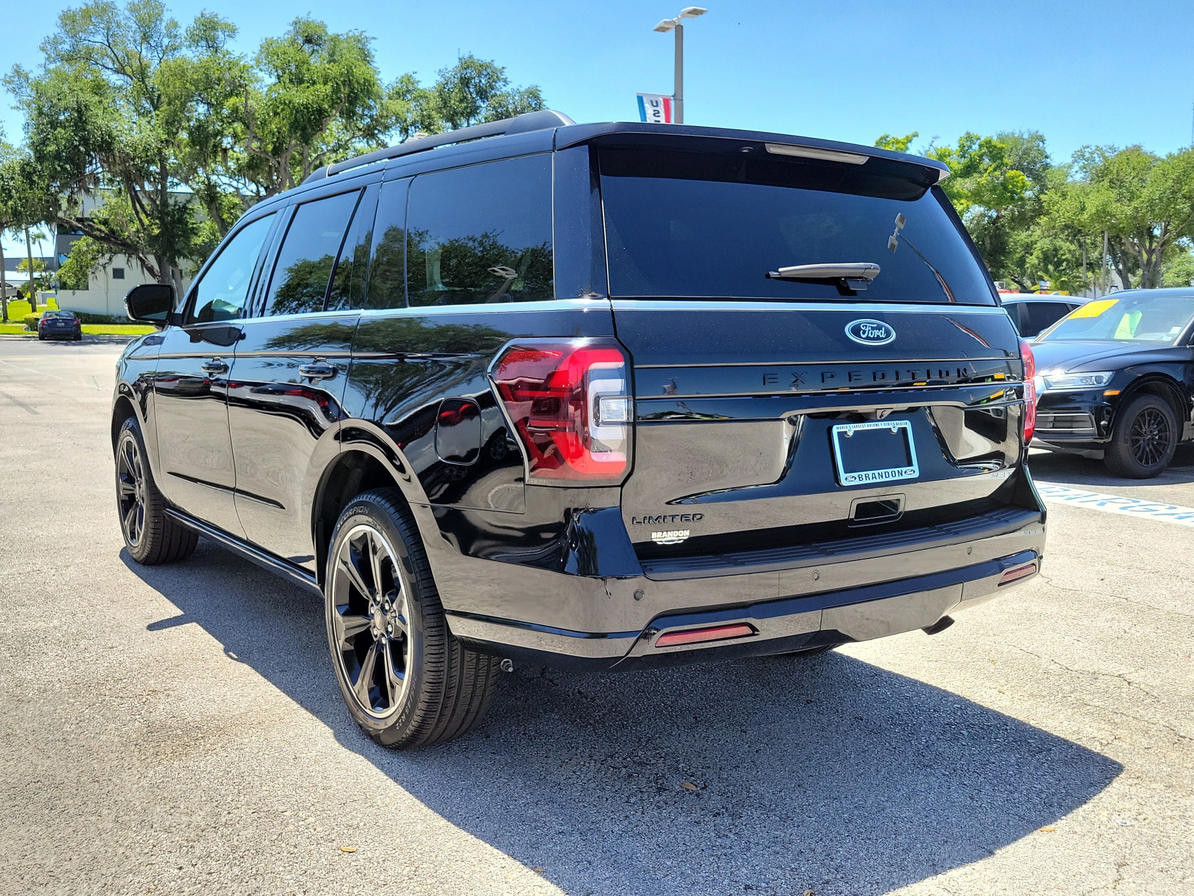 Certified 2024 Ford Expedition Limited RWD image 7