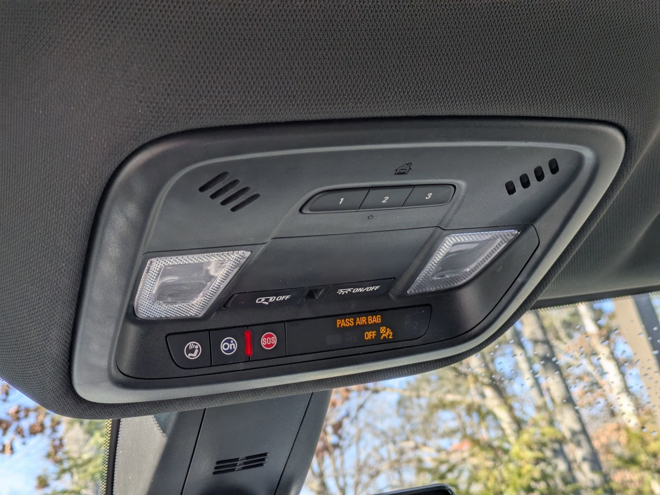 Used 2023 Chevrolet Traverse RS image 27