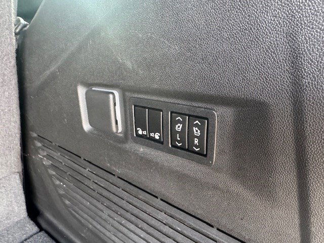 Used 2022 Chevrolet Tahoe RST w/ Luxury Package image 33