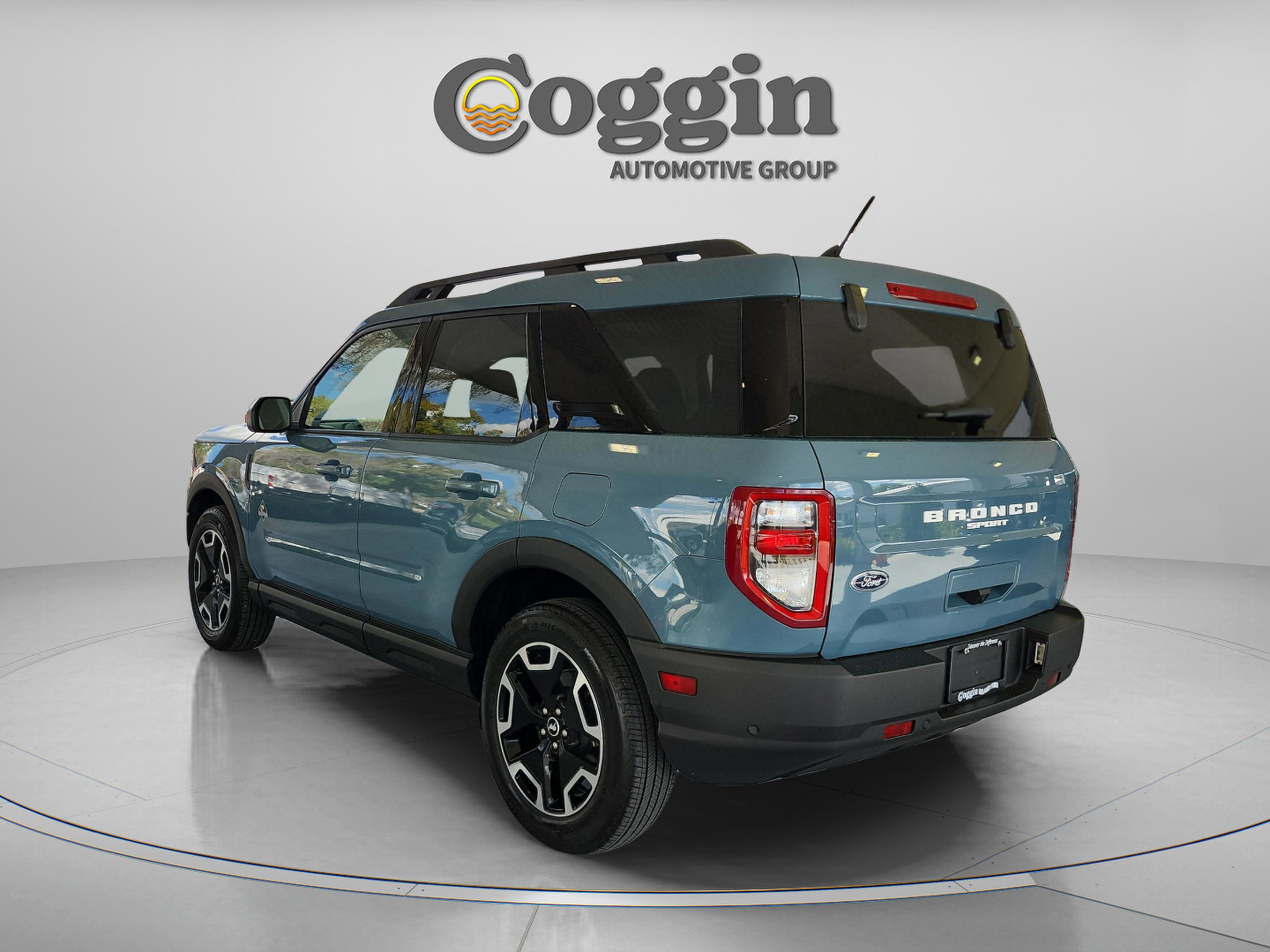 Certified 2023 Ford Bronco Sport Outer Banks w/ Tech Package image 3