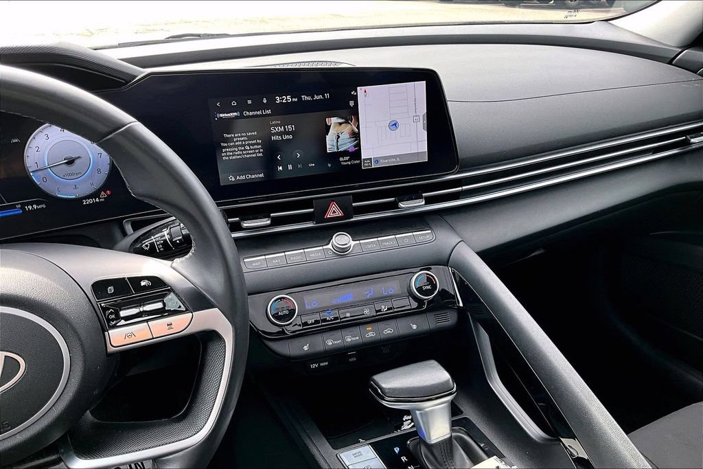Used 2025 Hyundai Elantra SEL FWD image 6