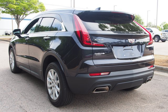 Used 2023 Cadillac XT4 Luxury w/ Cold Weather Package FWD image 5