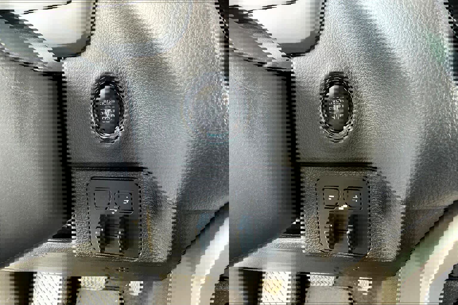 Used 2025 Toyota Tundra Limited w/ Power Package image 33