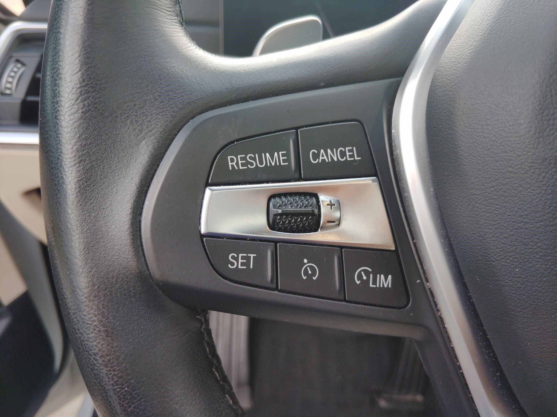 Used 2023 BMW 330i Sedan w/ Premium Package image 23