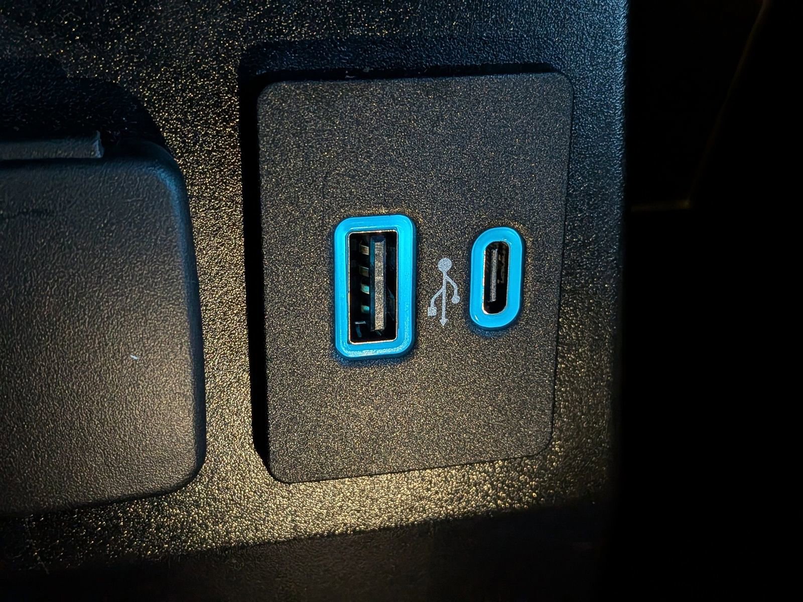 Certified 2023 Ford Explorer ST-Line w/ Class IV Trailer Tow Package image 27