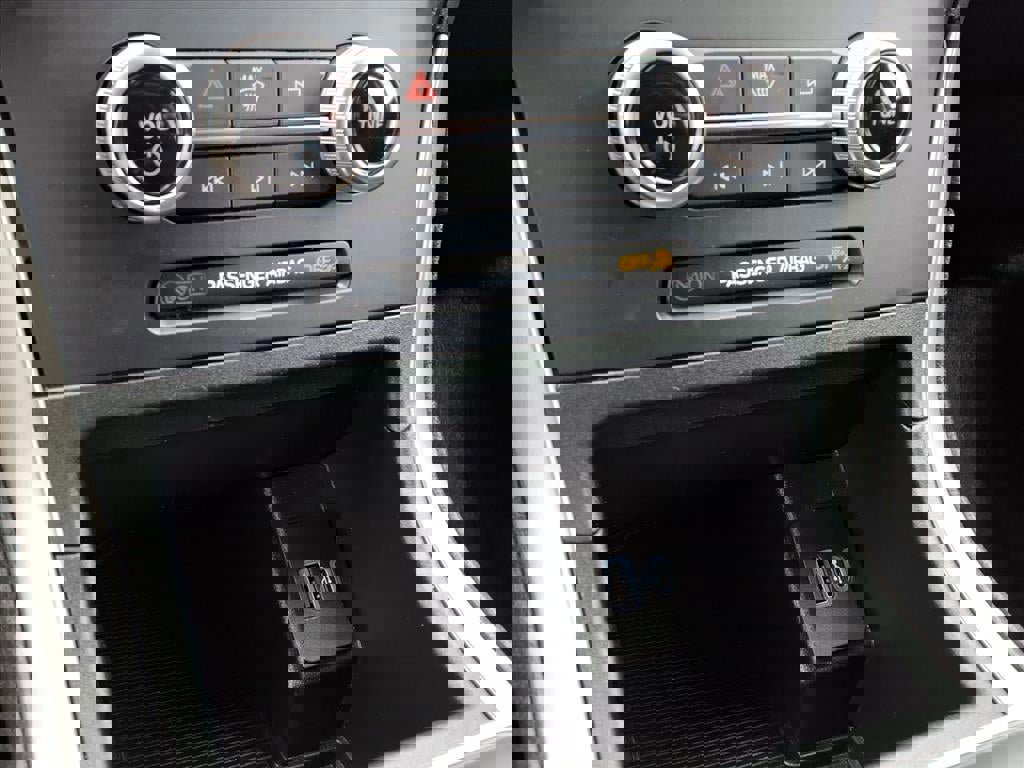 Certified 2022 Ford Edge SE w/ Black Appearance Package image 28