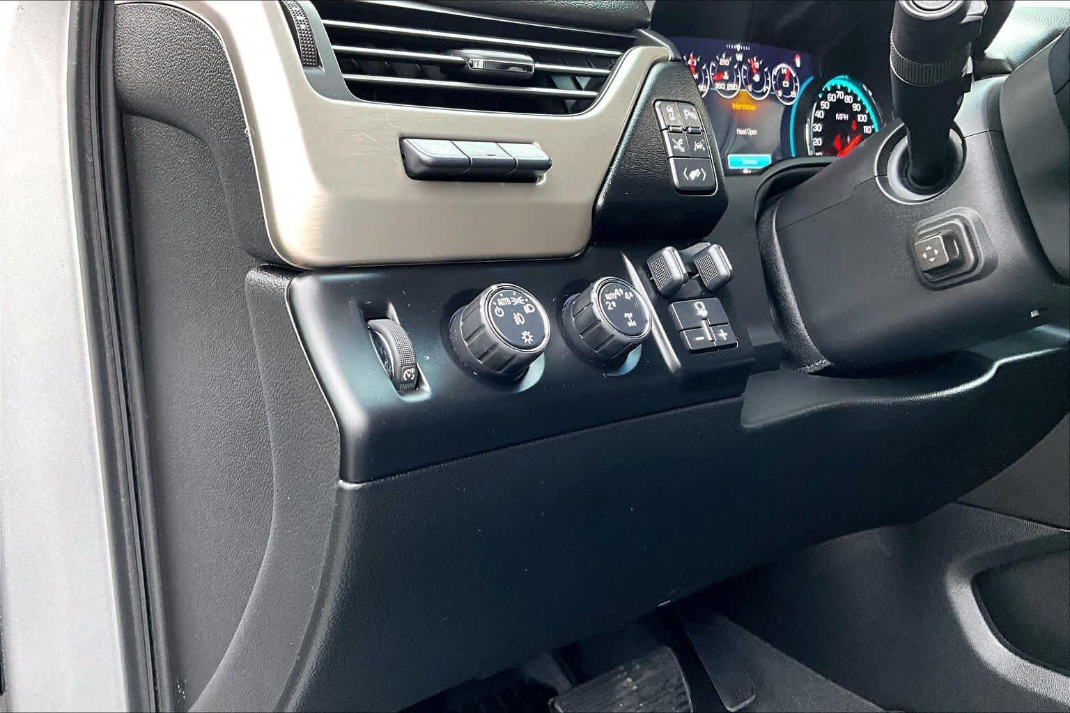 Used 2019 GMC Yukon Denali w/ Denali Ultimate Package AWD/4WD image 37