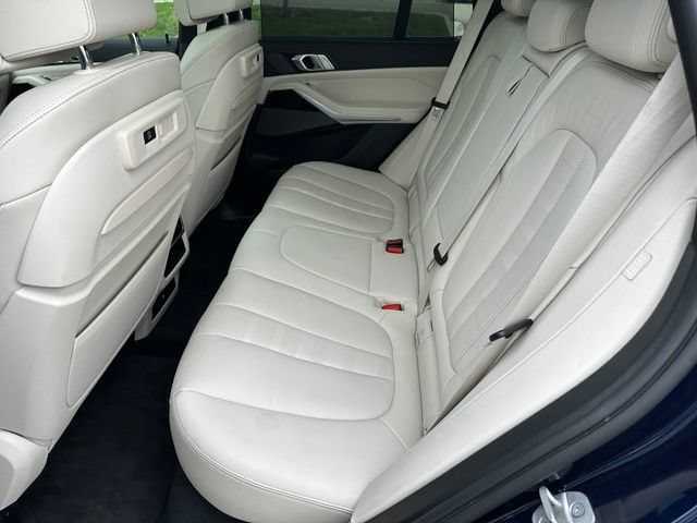 Used 2022 BMW X5 M50i AWD/4WD image 34