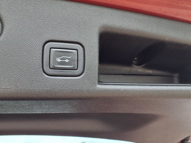 Used 2022 Chevrolet Equinox RS w/ LPO, Floor Liner Package FWD image 19