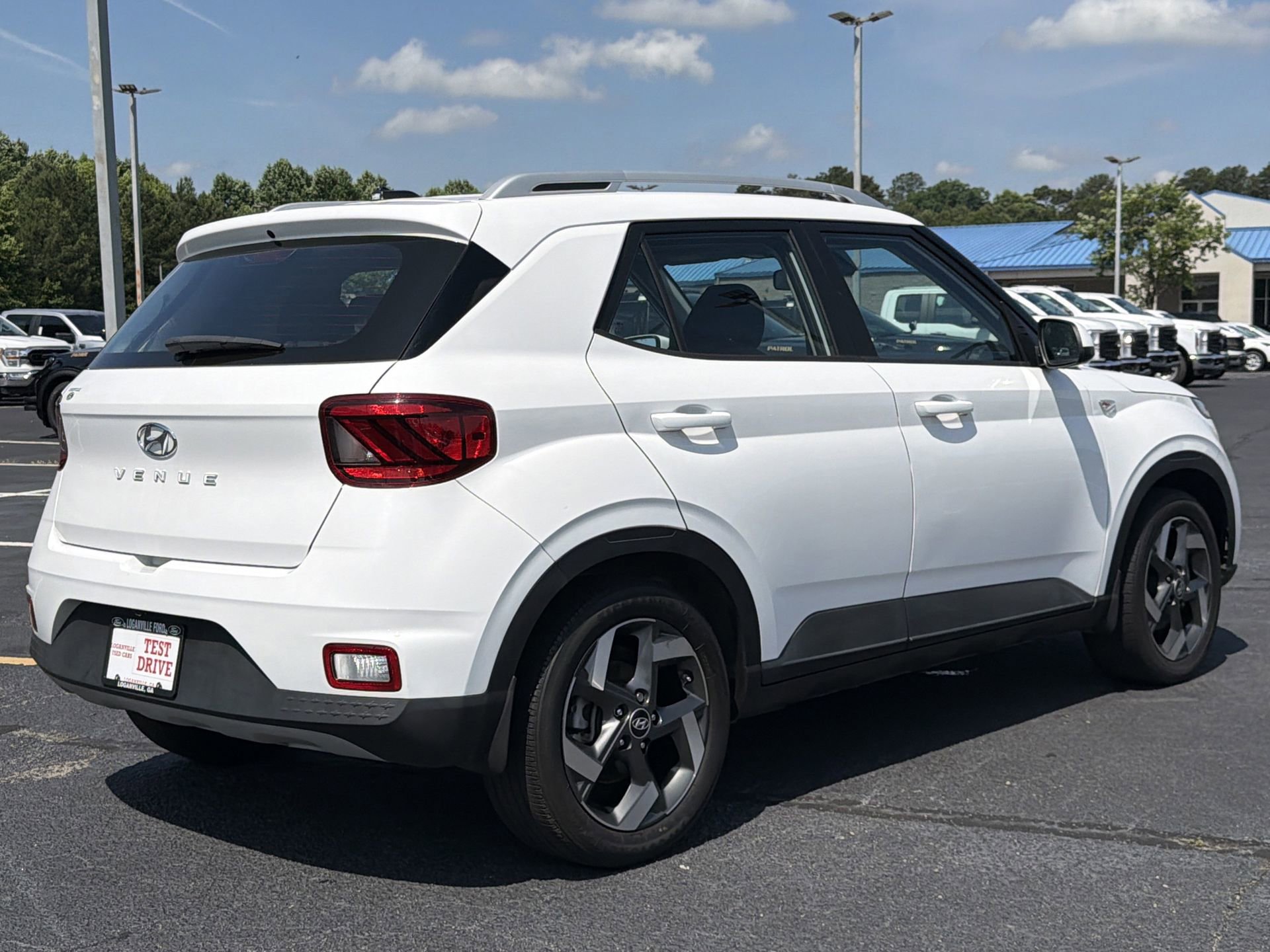 Used 2023 Hyundai Venue SEL FWD image 26