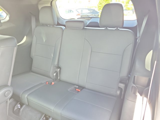 Used 2025 Buick Enclave Preferred FWD image 13