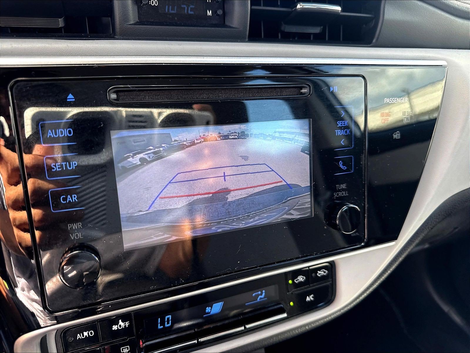 Used 2017 Toyota Corolla LE FWD image 18