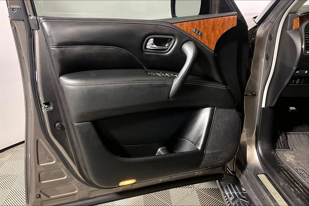 Used 2019 INFINITI QX80 Luxe AWD/4WD image 18