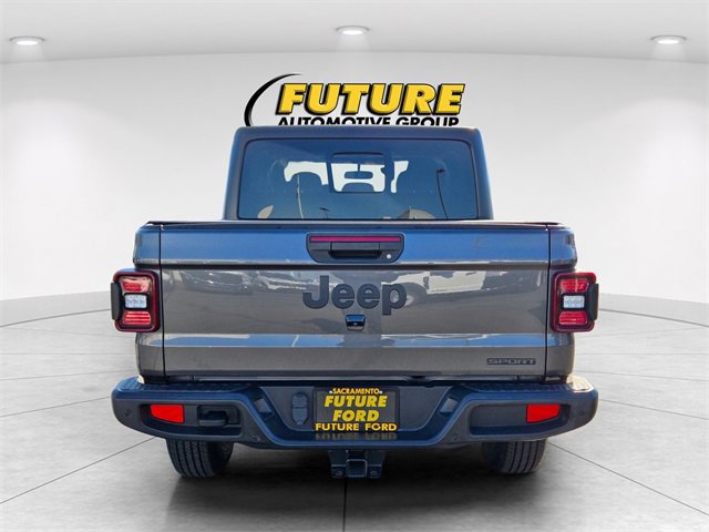 Used 2021 Jeep Gladiator Sport image 4