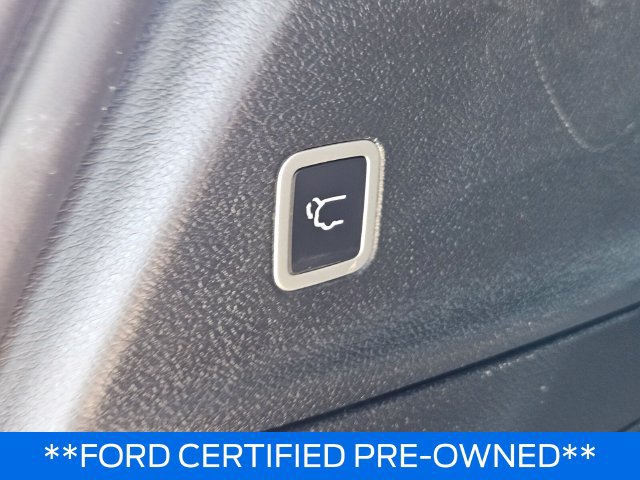 Used 2023 Chrysler Pacifica Touring FWD image 10