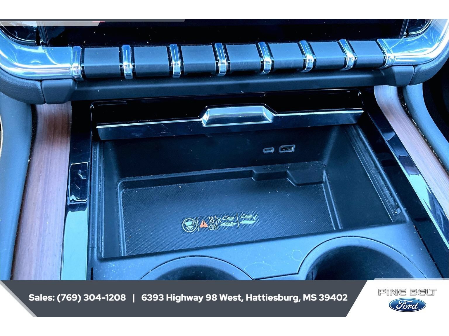 Used 2025 GMC Yukon Denali AWD/4WD image 24