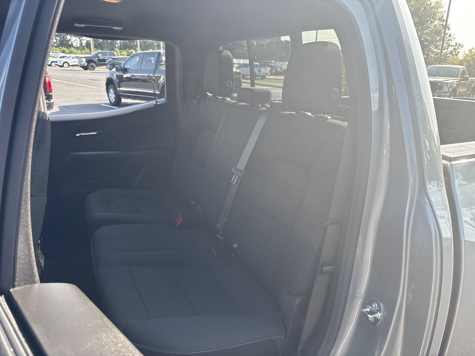 Used 2025 Chevrolet Colorado LT RWD image 16