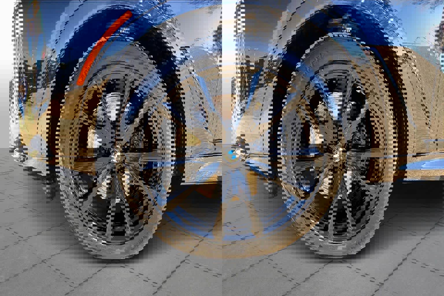 Used 2025 BMW X7 xDrive40i w/ Executive Package image 12