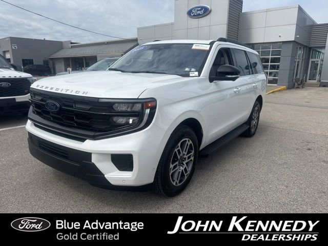 Certified 2025 Ford Expedition Active AWD/4WD image 1